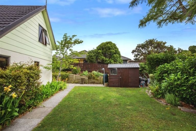 Photo of property in 2 Exploration Way, Whitby, Porirua, 5024