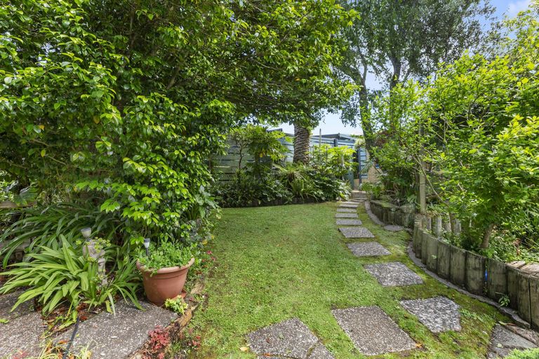 Photo of property in 31 Wallis Street, Raglan, 3225