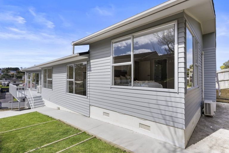 Photo of property in 9 Keldale Place, Forrest Hill, Auckland, 0620