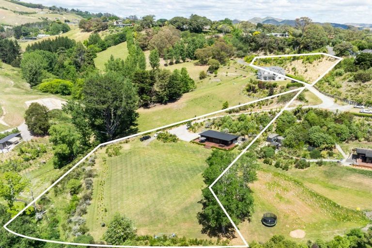 Photo of property in 157 Durham Drive, Havelock North, 4130
