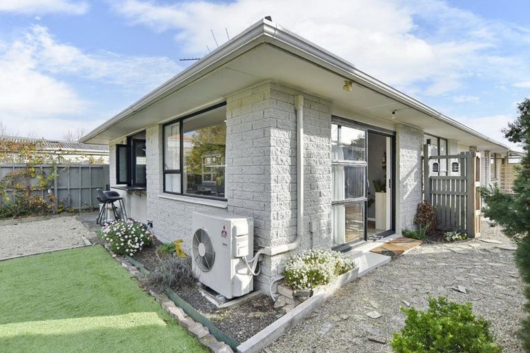 Photo of property in 2/144 Main North Road, Papanui, Christchurch, 8052