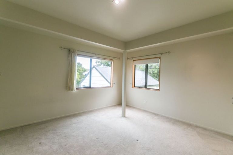 Photo of property in 8 Elmira Place, Browns Bay, Auckland, 0630