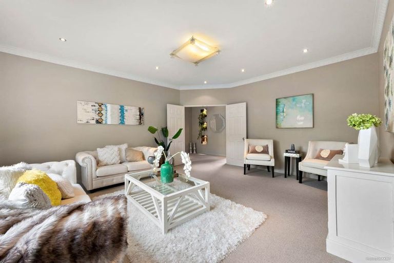 Photo of property in 8 Elkstone Place, Henderson, Auckland, 0612