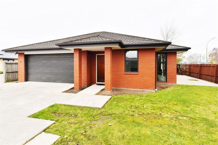 Photo of property in 27 Roberts Road, Hei Hei, Christchurch, 8042