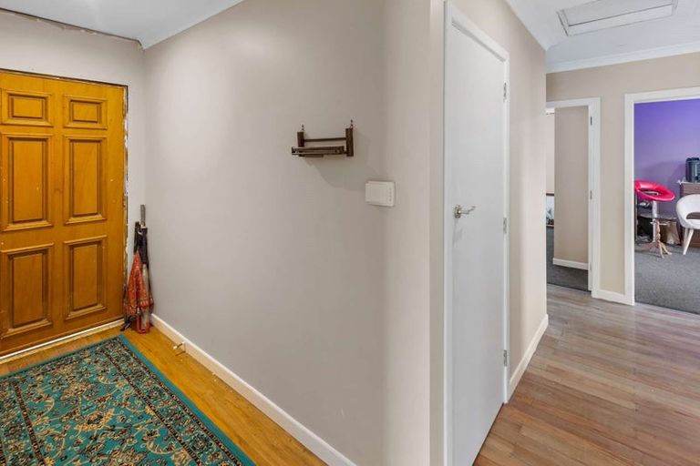 Photo of property in 119 Omata Road, Marfell, New Plymouth, 4310