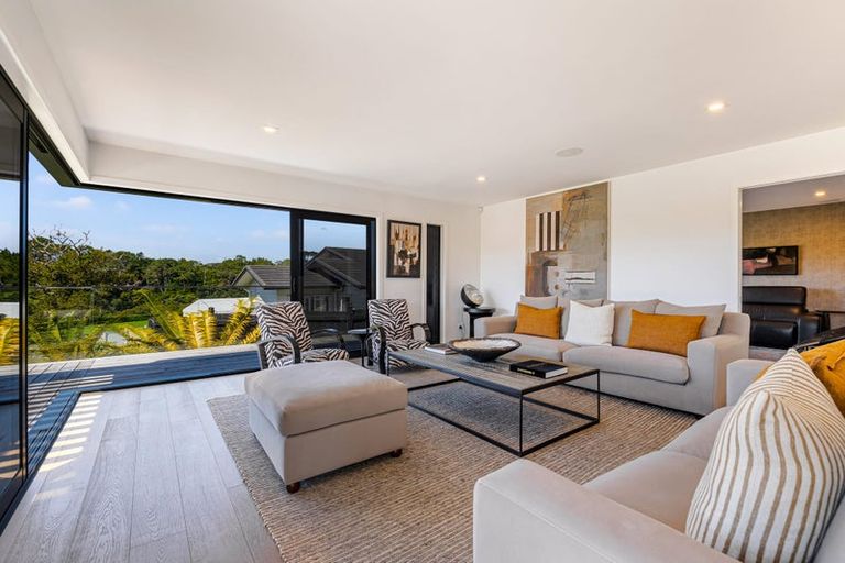 Photo of property in 10 York Terrace, Riverhead, 0820