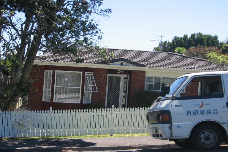 Photo of property in 2/35 Stanley Avenue, Milford, Auckland, 0620