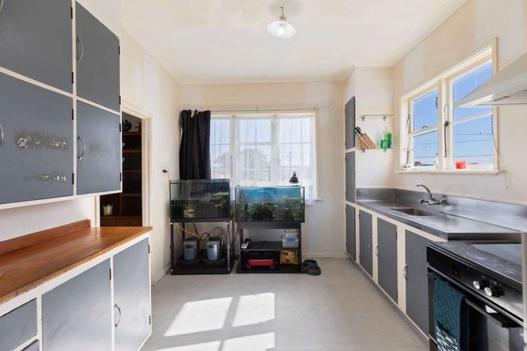 Photo of property in 75 Swiss Avenue, Gonville, Whanganui, 4501