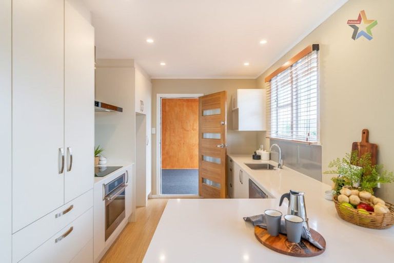 Photo of property in 1/150 Dowse Drive, Maungaraki, Lower Hutt, 5010