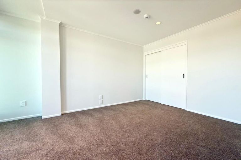 Photo of property in 2e/30 Westward Ho, Glen Eden, Auckland, 0602