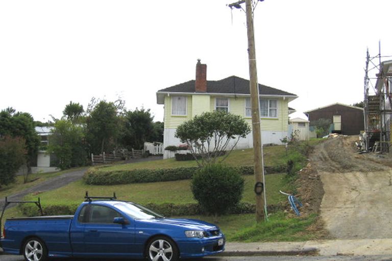 Photo of property in 19 Selwyn Crescent, Forrest Hill, Auckland, 0620