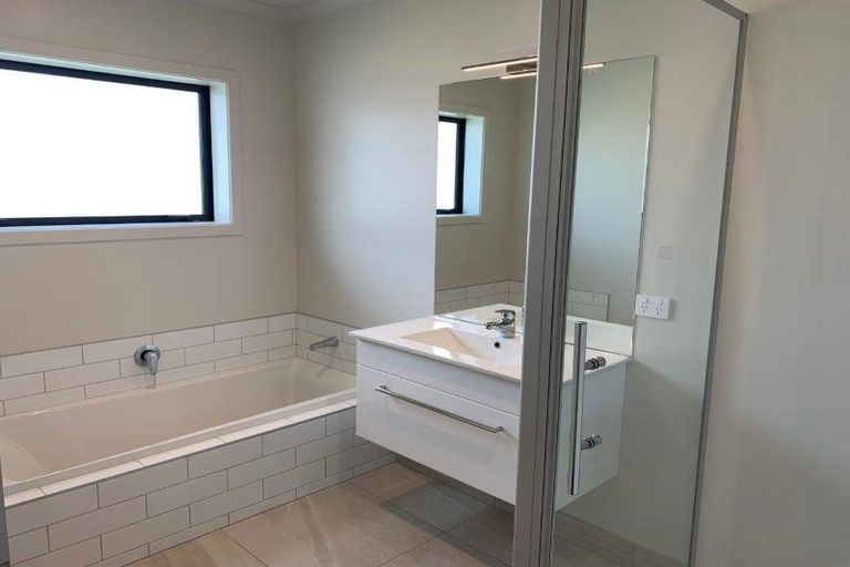 Photo of property in 12 Sawdon Street, Wanaka, 9305