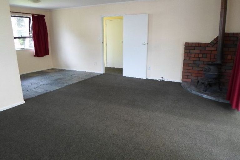 Photo of property in 24 Beaudine Avenue, Glenfield, Auckland, 0629