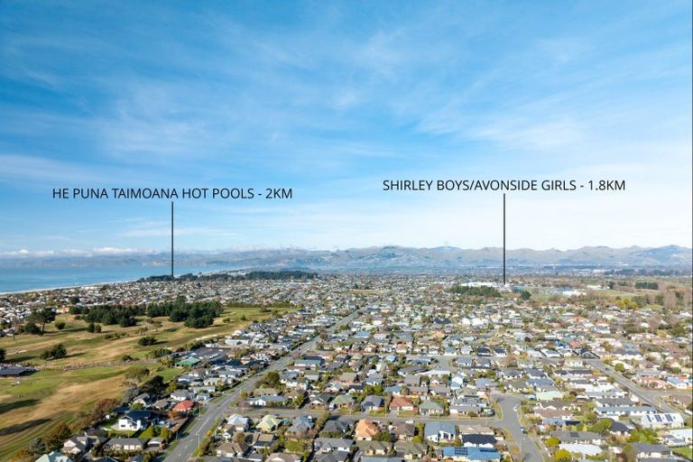 Photo of property in 24 Foresters Crescent, Parklands, Christchurch, 8083