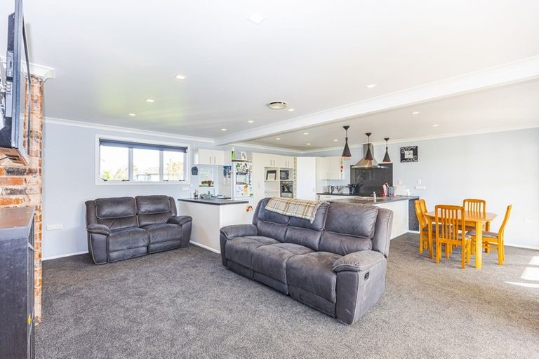 Photo of property in 17 Edward Street, Pahiatua, 4910