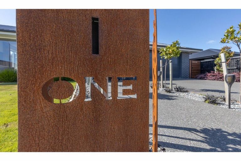 Photo of property in 1 Tara Crescent, Woodend, 7610