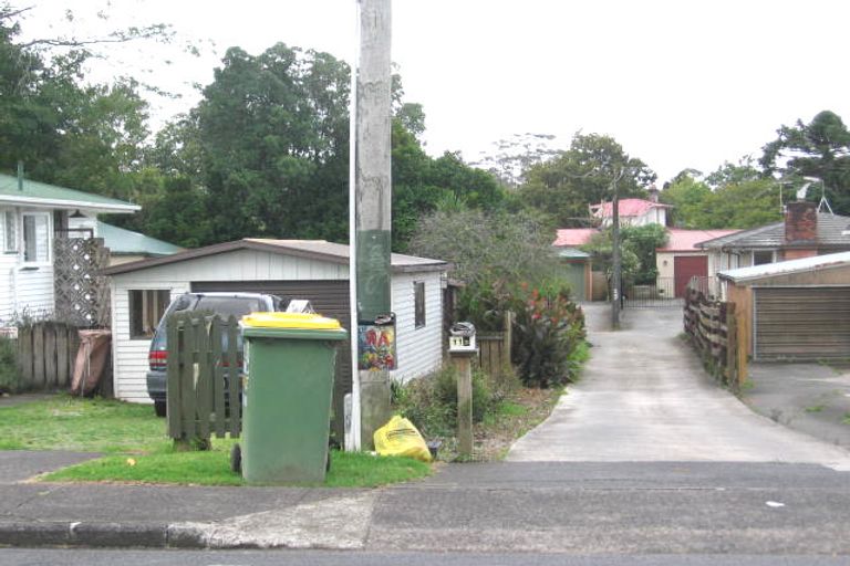 Photo of property in 11 Woodvale Road, Glen Eden, Auckland, 0602