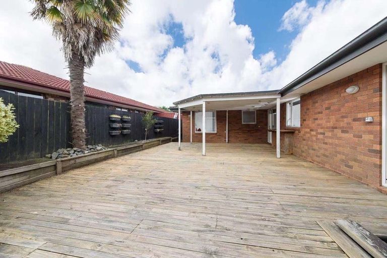 Photo of property in 595 Great South Road, Rosehill, Papakura, 2113