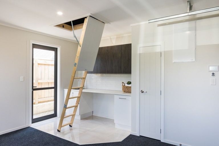 Photo of property in 110 Roberts Line, Kelvin Grove, Palmerston North, 4414