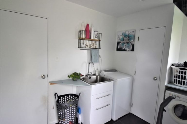 Photo of property in 372 Arapaepae Road South, Levin, 5571