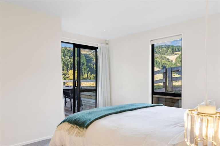 Photo of property in 11 Round Hill Rise, Cracroft, Christchurch, 8022