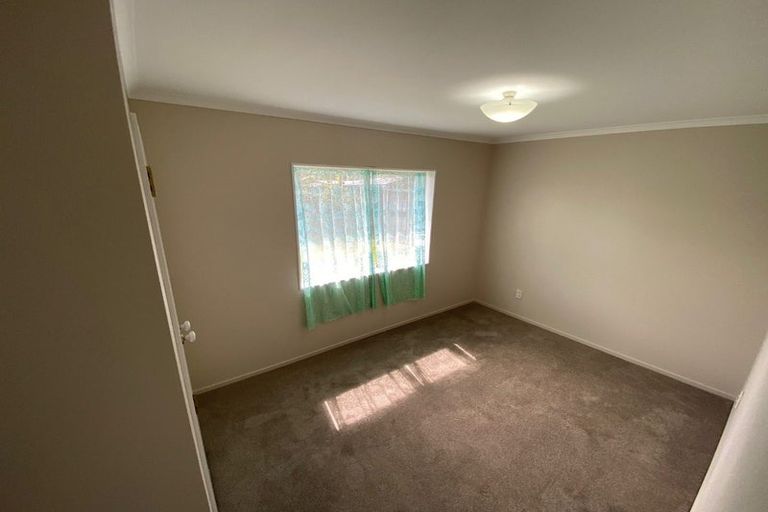 Photo of property in 18 Newbegin Place, Weymouth, Auckland, 2103