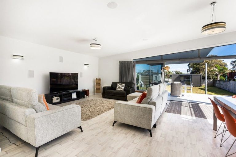 Photo of property in 620 Ocean Road, Whangamata, 3620