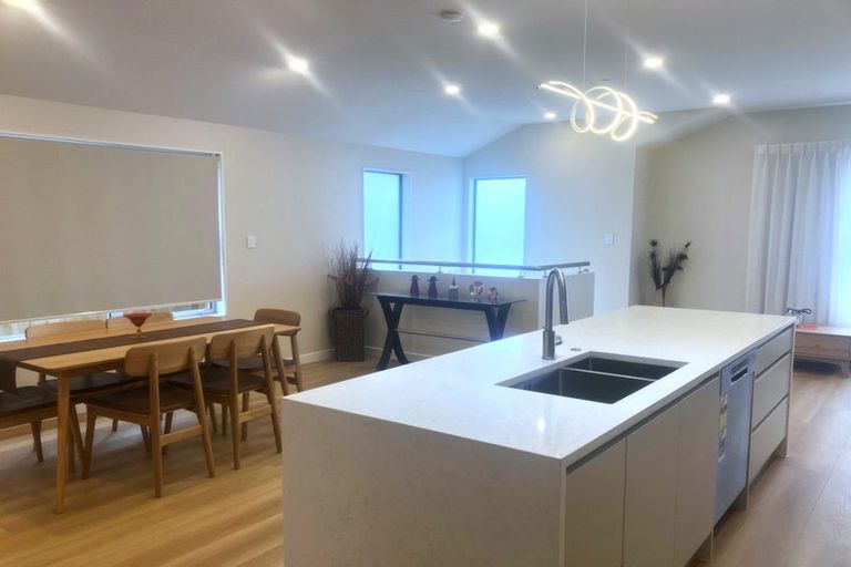 Photo of property in 49 Chamberlain Road, Massey, Auckland, 0614