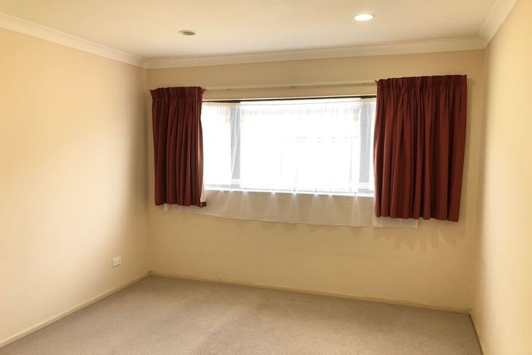 Photo of property in 21 Agapanthus Place, Flat Bush, Auckland, 2016