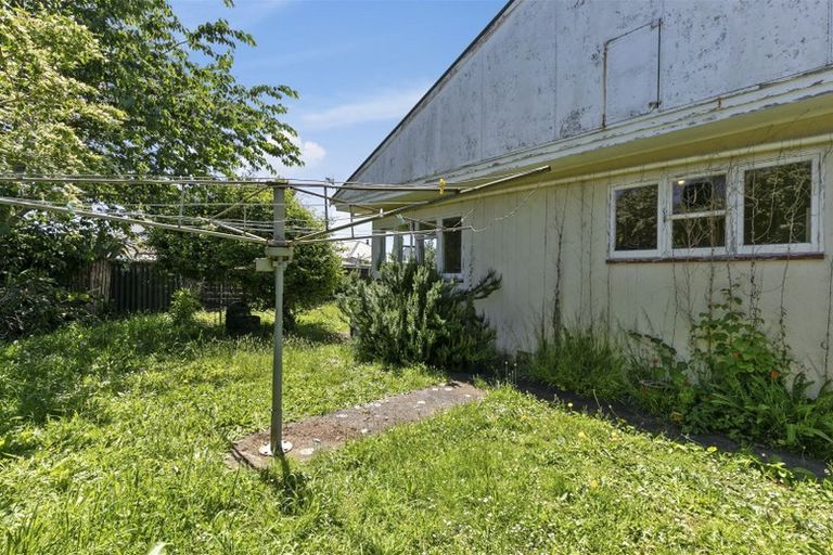 Photo of property in 9 Foster Street, Taita, Lower Hutt, 5011