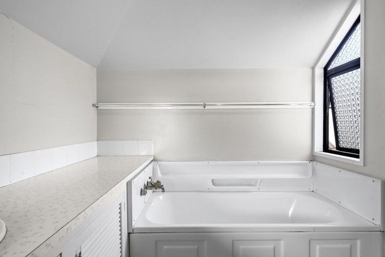 Photo of property in 1/138 Waimairi Road, Ilam, Christchurch, 8041