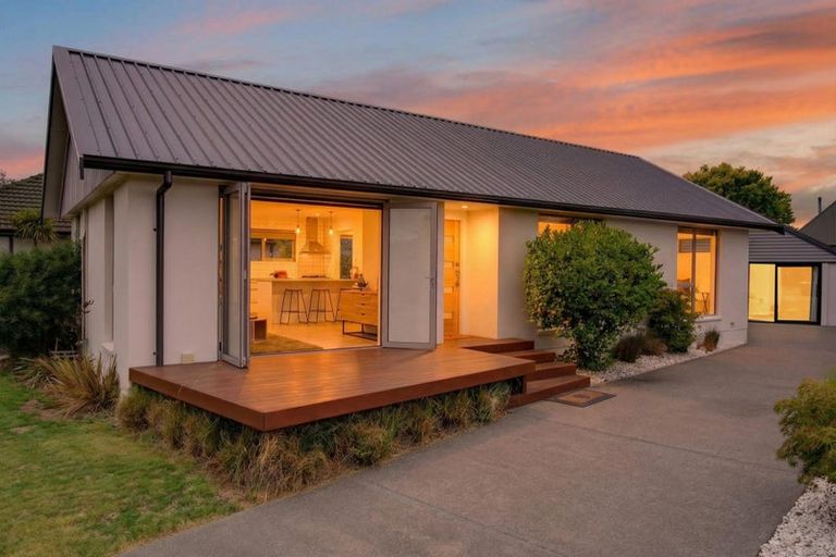 Photo of property in 6 Clarevale Street, Burwood, Christchurch, 8083