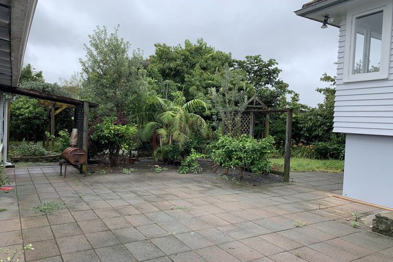 Photo of property in 3 Matapouri Road, Mangere Bridge, Auckland, 2022