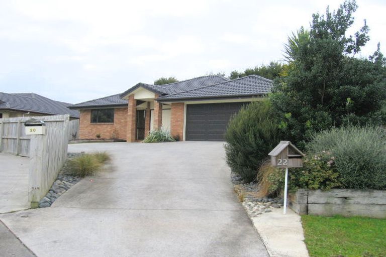 Photo of property in 22 Dunloy Place, East Tamaki Heights, Auckland, 2016