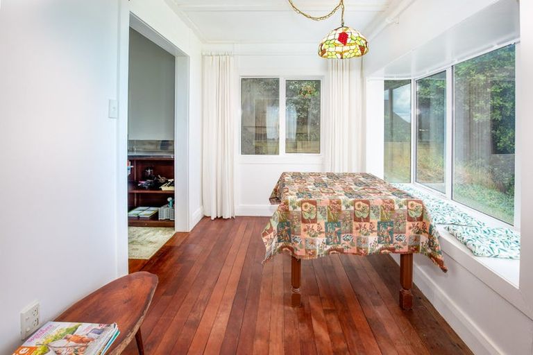 Photo of property in 21 Ocean View Road, Port Waikato, 2695