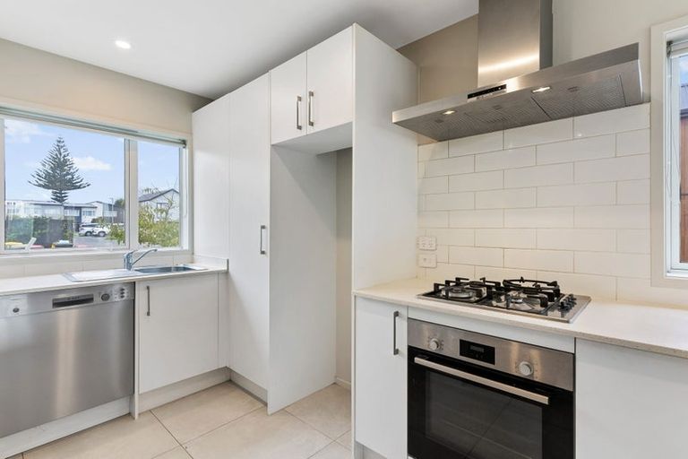 Photo of property in 8 Recovery Road, Papakura, 2110