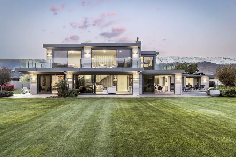 Photo of property in 12 De Bettencor Place, Mount Pisa, Cromwell, 9383