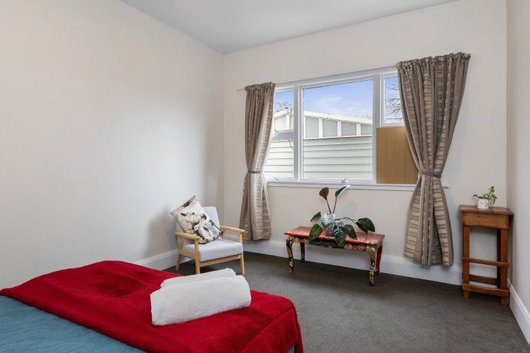 Photo of property in 38 Olliviers Road, Phillipstown, Christchurch, 8011