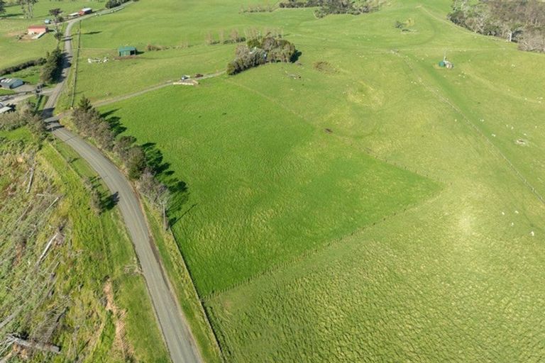 Photo of property in 179 Evans Road, South Head, 0874