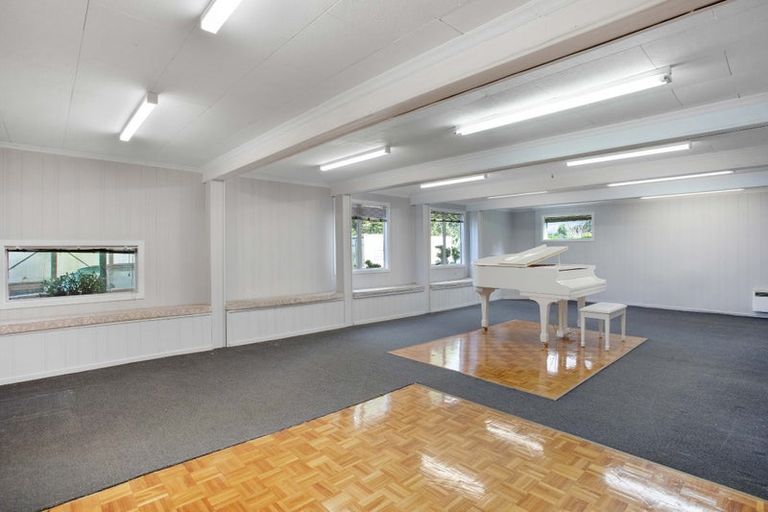 Photo of property in 3 Deverell Place, Northcross, Auckland, 0632