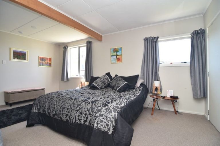 Photo of property in 65 Victoria Street, Carterton, 5713