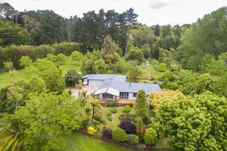 Photo of property in 136 Pohangina Valley Road East, Ashhurst, 4884