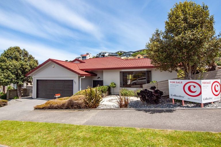 Photo of property in 35 Waverton Terrace, Churton Park, Wellington, 6037