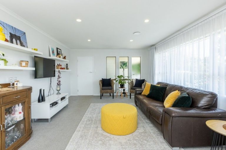 Photo of property in 18 Neeve Road, Taradale, Napier, 4112