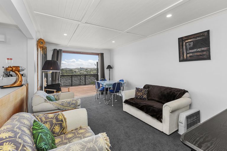 Photo of property in 14 Main Road, Raglan, 3225