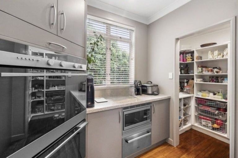 Photo of property in 37 Burrows Street, Tauranga South, Tauranga, 3112