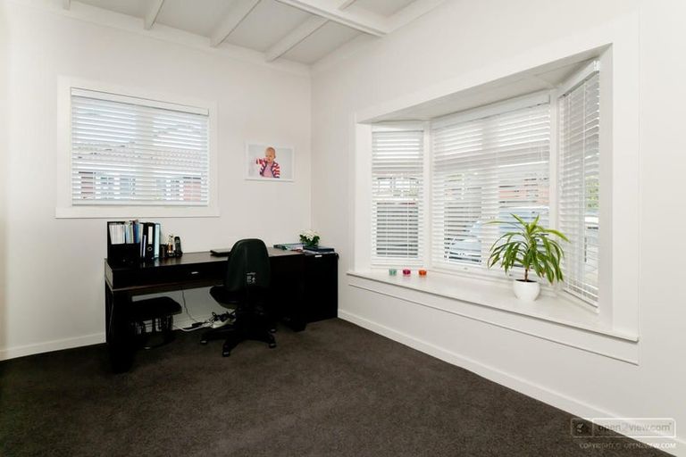 Photo of property in 1/3 Alma Road, Milford, Auckland, 0620