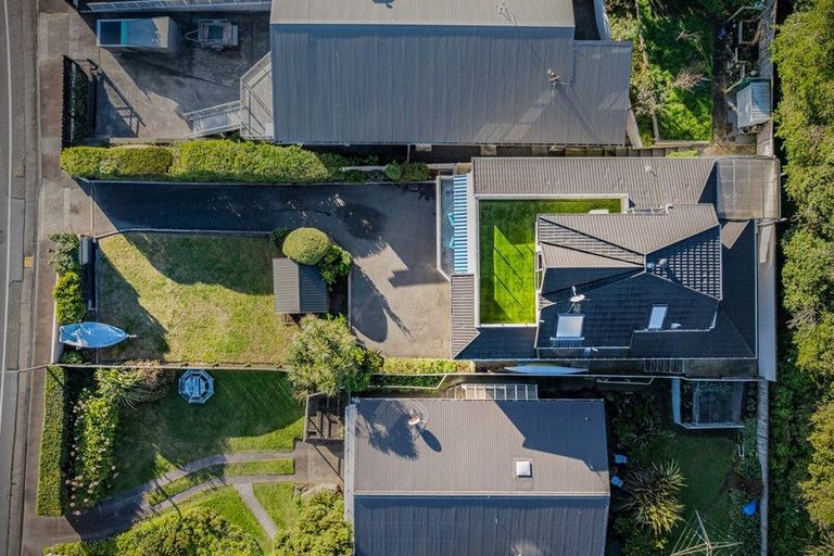 Photo of property in 24 Sunset Parade, Plimmerton, Porirua, 5026