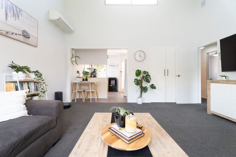 Photo of property in 47a Duncan Street, Tawa, Wellington, 5028