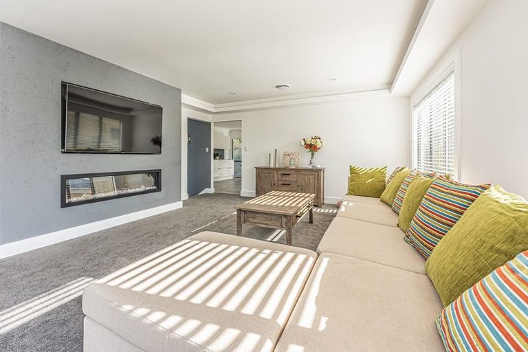 Photo of property in 353 Gulf Harbour Drive, Gulf Harbour, Whangaparaoa, 0930